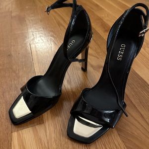 Size 6.5 Guess Divine dress sandals